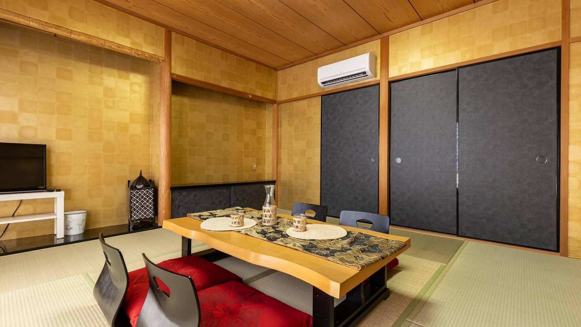 Apartment Premier Stay Namba なんば駅徒歩3分 3 Mins Walk From Namba Station 7Rooms Billiards Table 2Baths 4Toilets Osaka
