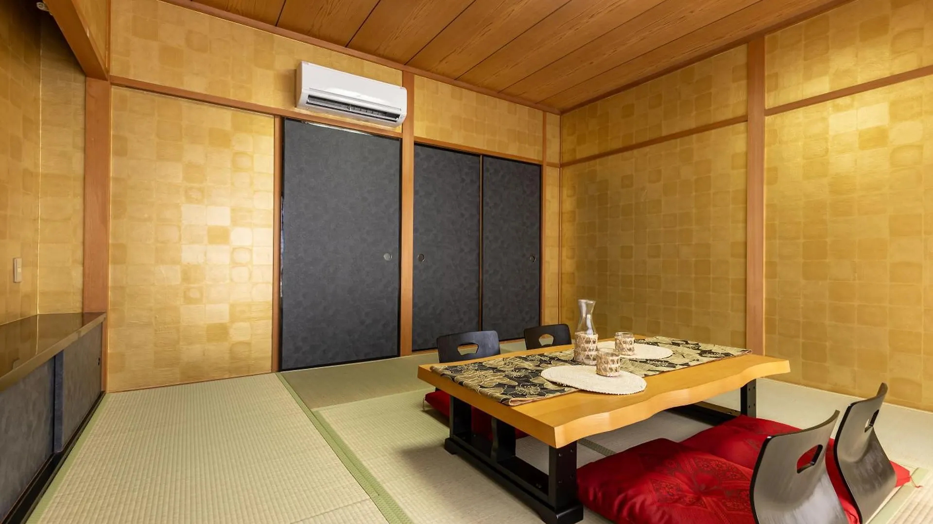 Apartment Premier Stay Namba なんば駅徒歩3分 3 Mins Walk From Namba Station 7Rooms Billiards Table 2Baths 4Toilets Osaka