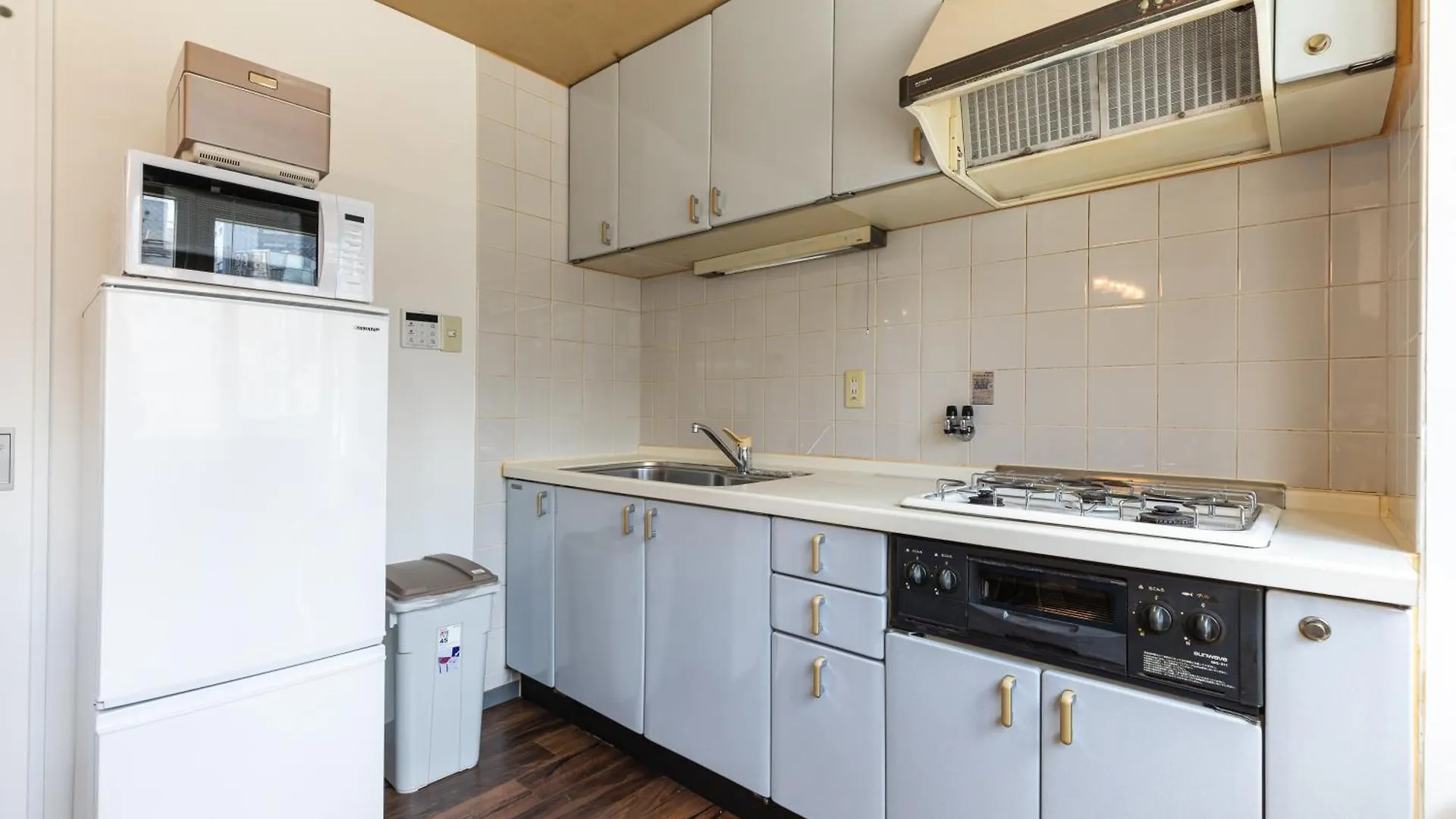 Premier Stay Namba なんば駅徒歩3分 3 Mins Walk From Namba Station 7Rooms Billiards Table 2Baths 4Toilets Osaka Apartment