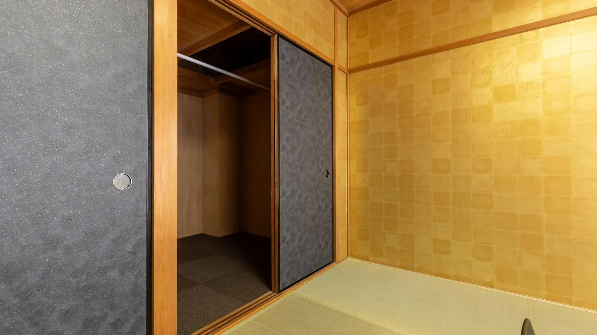 Apartment Premier Stay Namba なんば駅徒歩3分 3 Mins Walk From Namba Station 7Rooms Billiards Table 2Baths 4Toilets Osaka