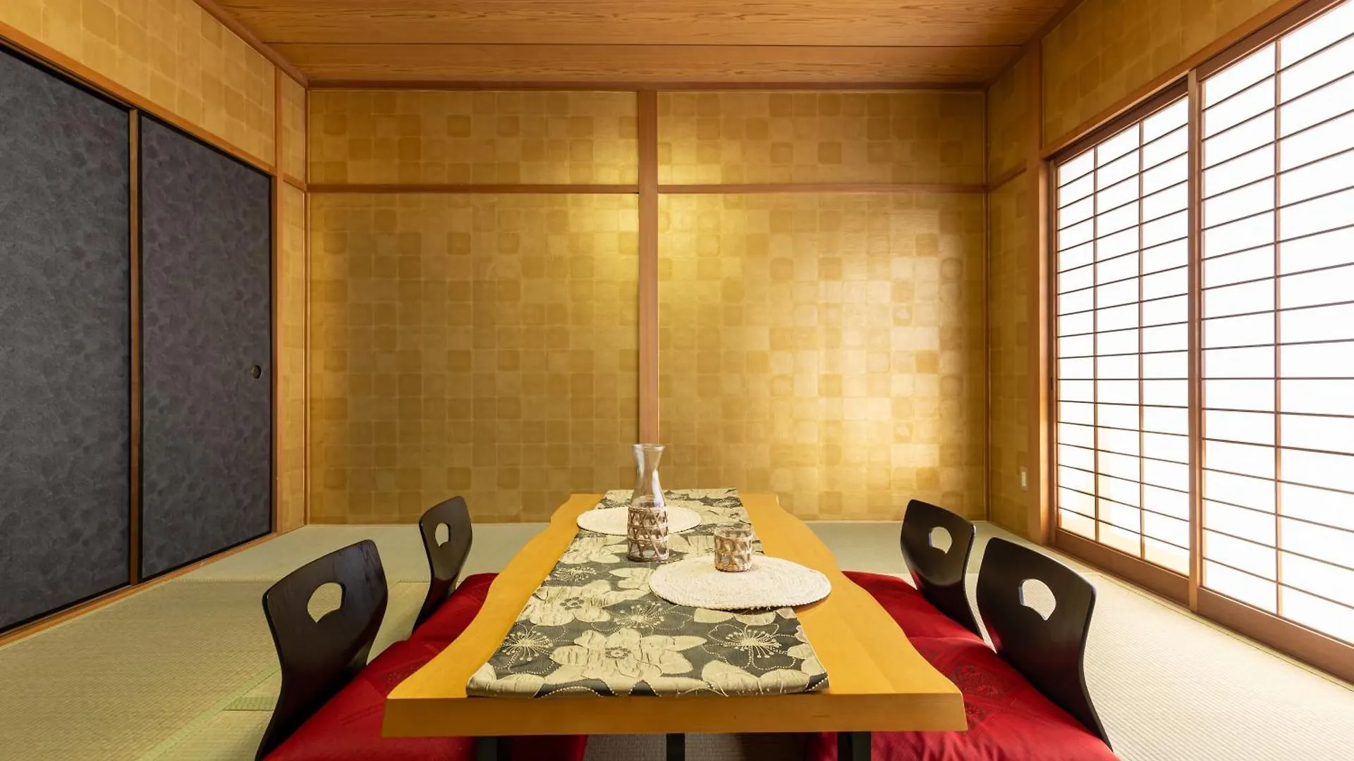 Apartment Premier Stay Namba なんば駅徒歩3分 3 Mins Walk From Namba Station 7Rooms Billiards Table 2Baths 4Toilets Osaka Japan
