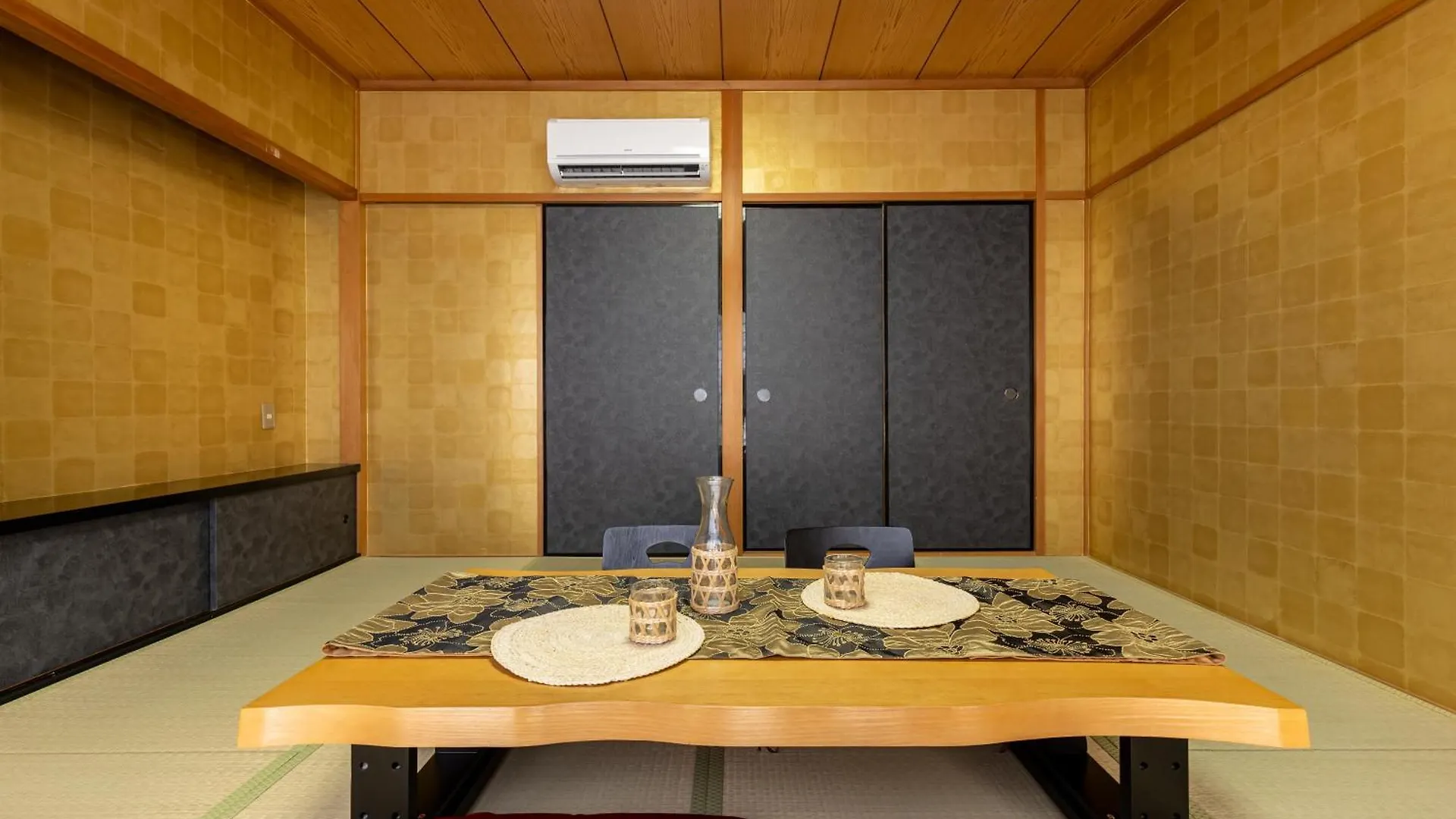Apartment Premier Stay Namba なんば駅徒歩3分 3 Mins Walk From Namba Station 7Rooms Billiards Table 2Baths 4Toilets Osaka