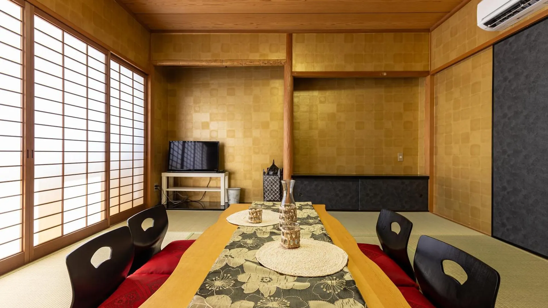 Premier Stay Namba なんば駅徒歩3分 3 Mins Walk From Namba Station 7Rooms Billiards Table 2Baths 4Toilets Osaka 0*,  Japan